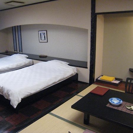 Utsumionsen Ichizu Hotel Aichi Buitenkant foto
