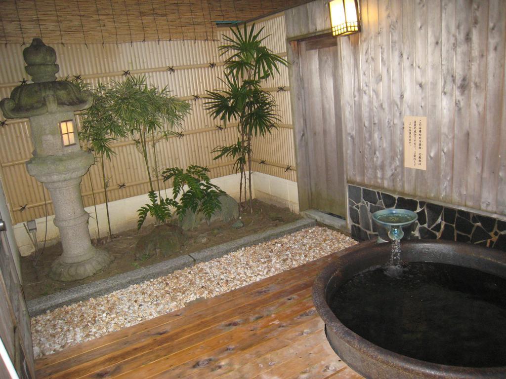 Utsumionsen Ichizu Hotel Aichi Buitenkant foto