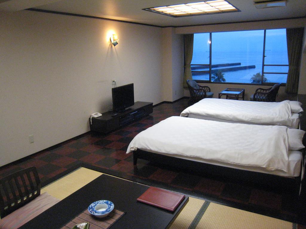 Utsumionsen Ichizu Hotel Aichi Buitenkant foto