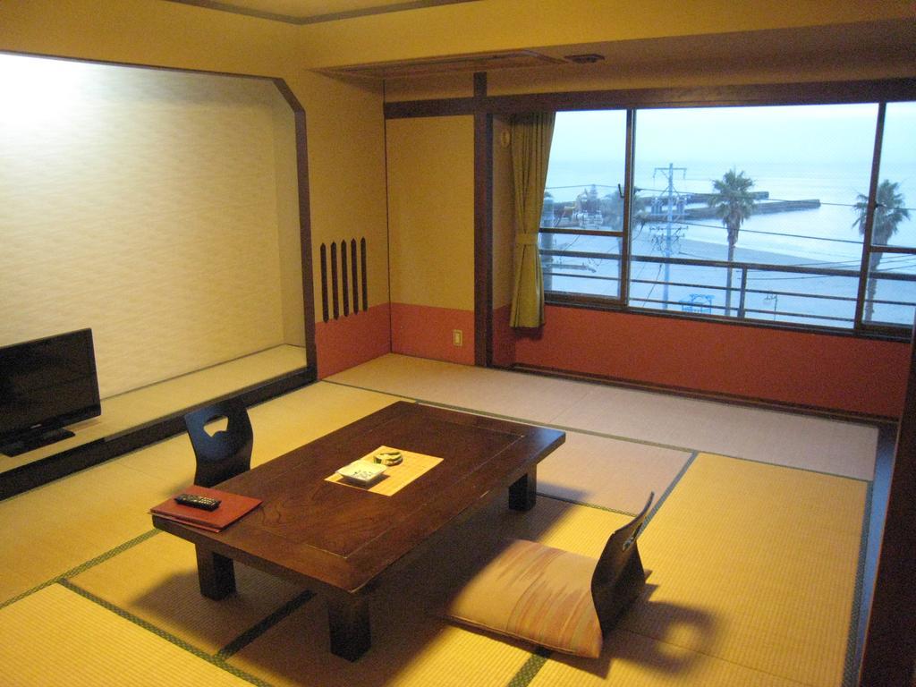 Utsumionsen Ichizu Hotel Aichi Buitenkant foto