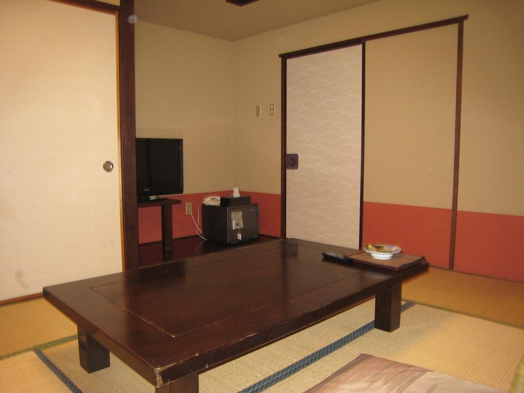 Utsumionsen Ichizu Hotel Aichi Buitenkant foto
