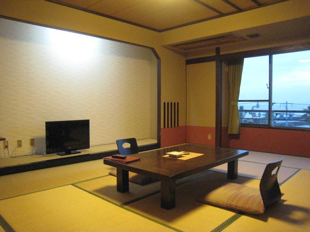 Utsumionsen Ichizu Hotel Aichi Buitenkant foto