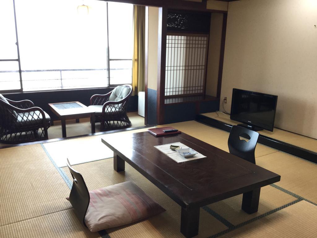 Utsumionsen Ichizu Hotel Aichi Buitenkant foto